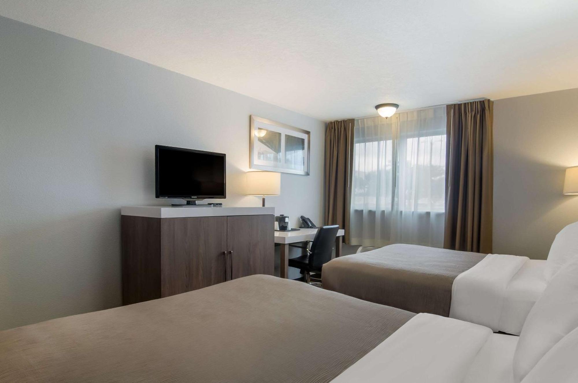 Quality Inn & Suites Silverdale Bangor-Keyport Buitenkant foto