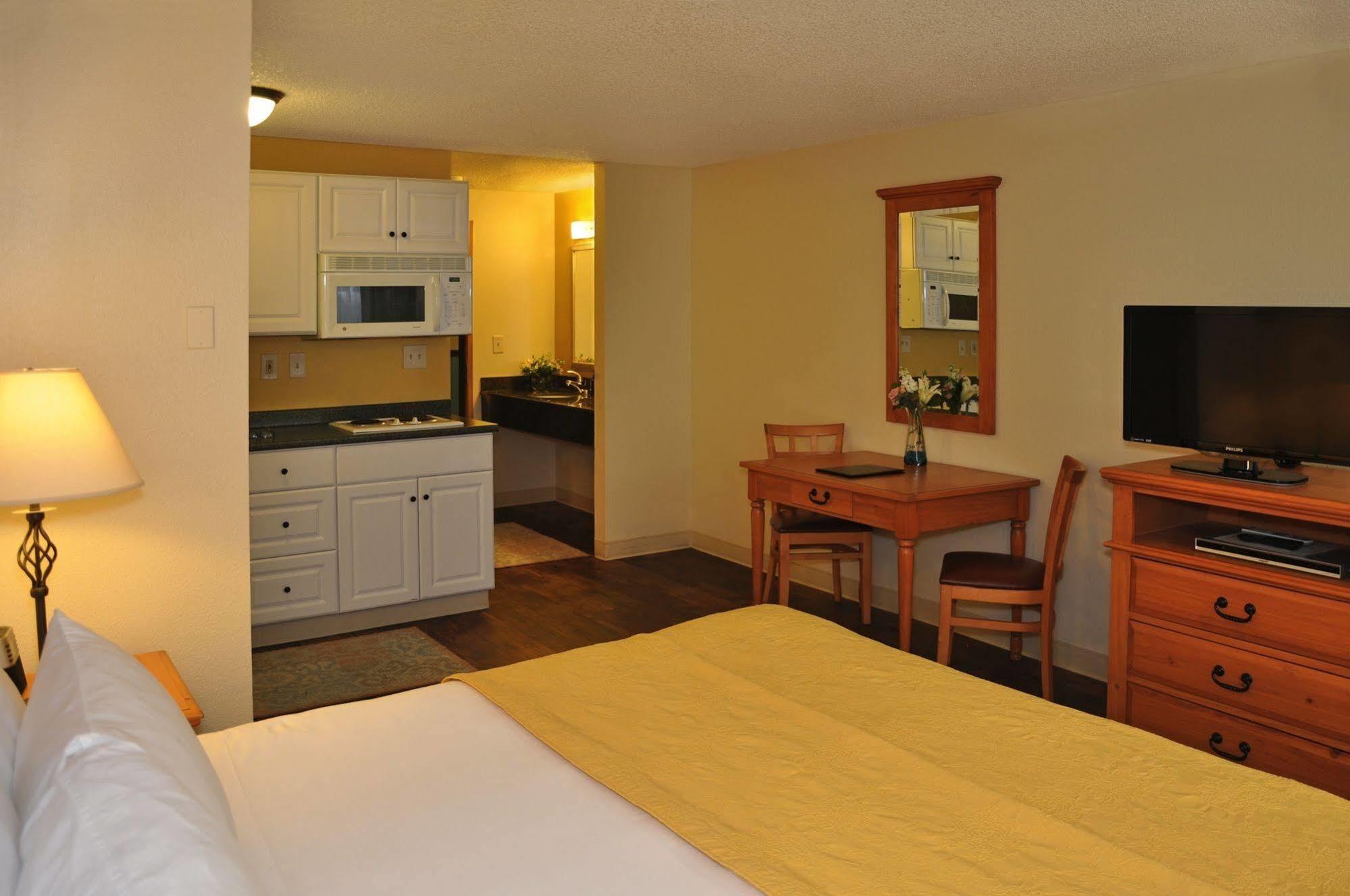 Quality Inn & Suites Silverdale Bangor-Keyport Buitenkant foto