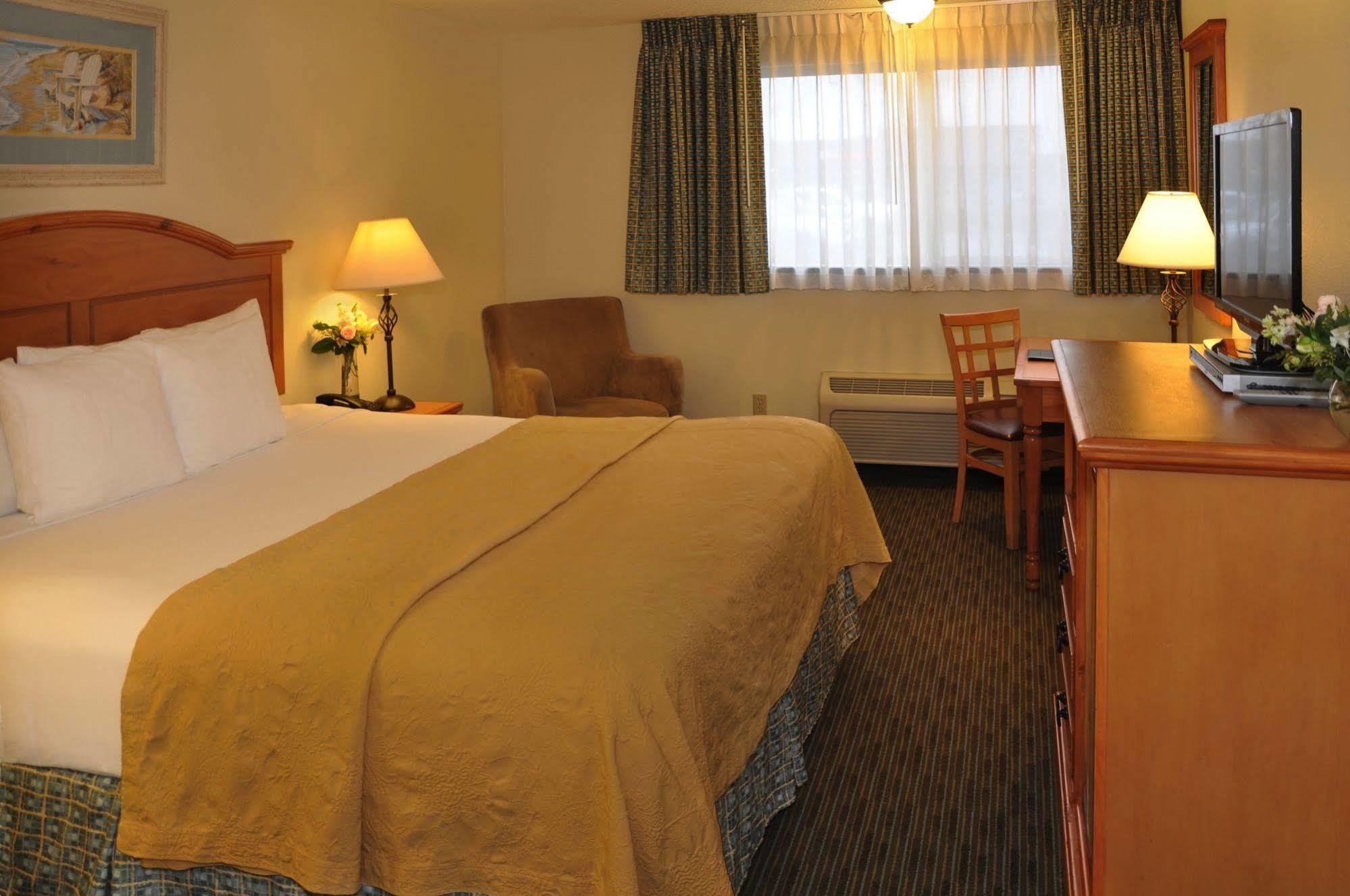 Quality Inn & Suites Silverdale Bangor-Keyport Buitenkant foto