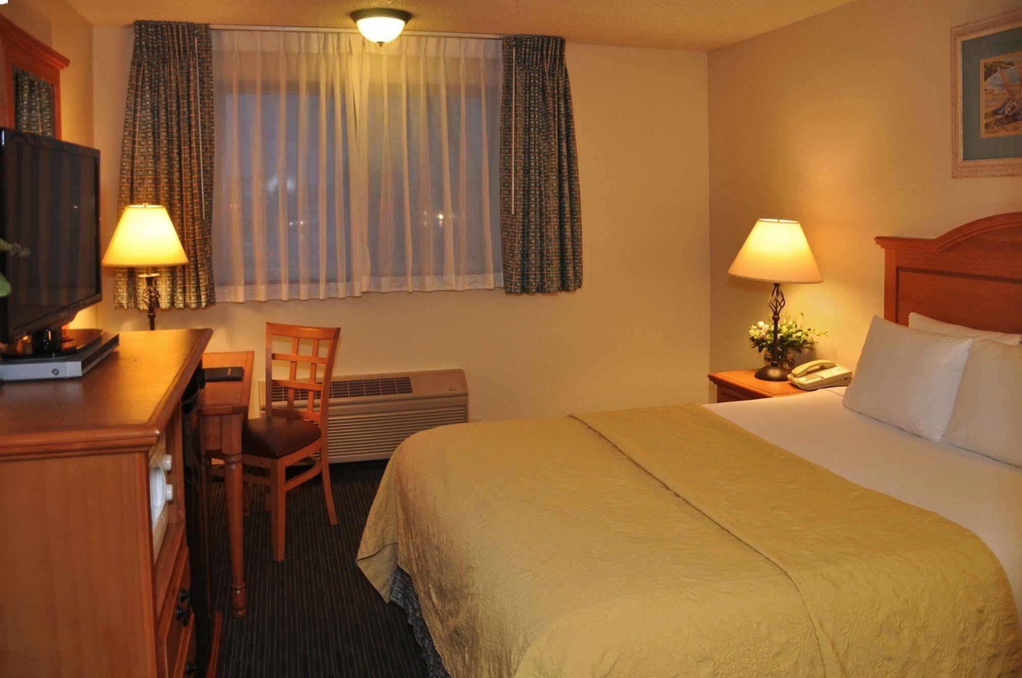 Quality Inn & Suites Silverdale Bangor-Keyport Buitenkant foto